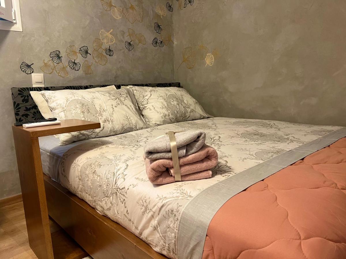 Cozy Tiny Apartment In The Heart Of Plaka Atenas Exterior foto